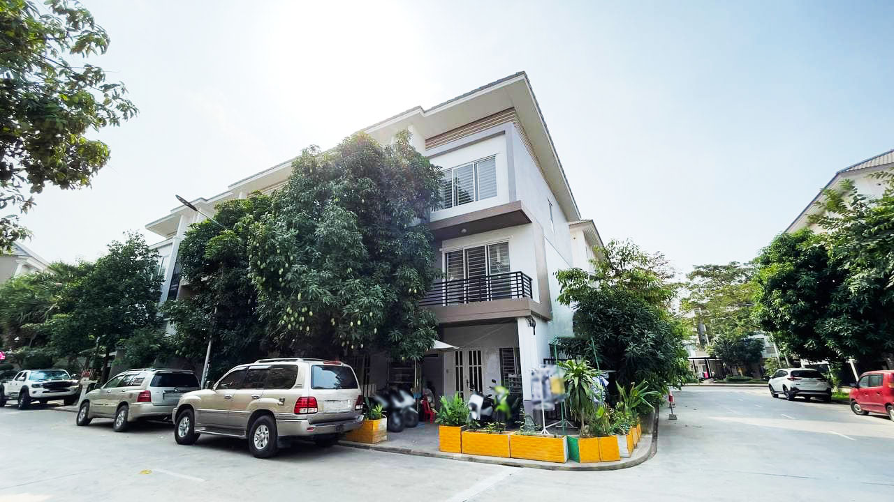Link House LC2 For Rent at Borey Peng Houth Boeng Snor