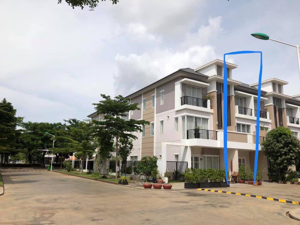 ផ្ទះលក់បន្ទាន់រឺជួលវីឡាកូនកាត់LA បុរីប៉េងហួត(បឹងស្នោរ)